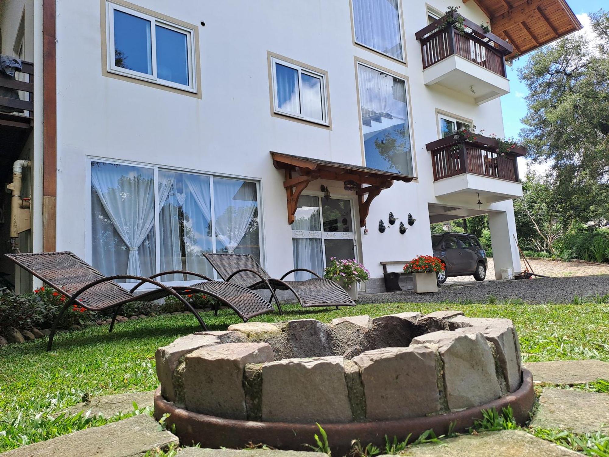 Treze Tílias Villa Gruntal Hospedaria מראה חיצוני תמונה